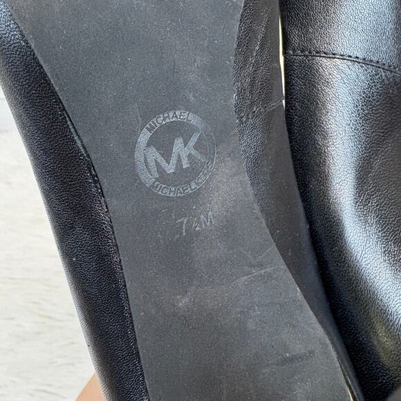 MK Michael Kors Black Leather Pumps Gold Heel Cap Studded Toe Size 7.5 - Picture 6 of 9